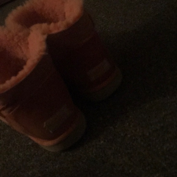 uggs peach